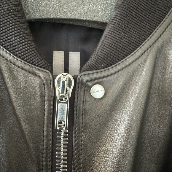 Rick Owens Black Leather Jacket with Exaggerated Padded Shoulders - Picture 2 of 6